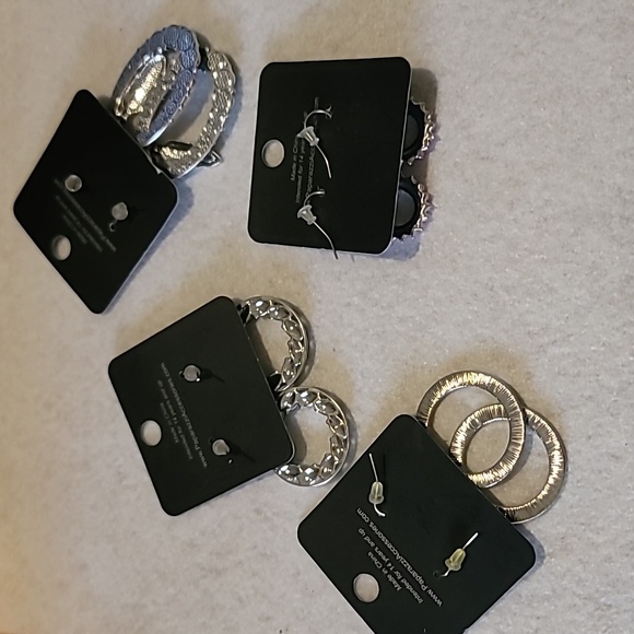 Earrings Bundle - Picture 6 of 6